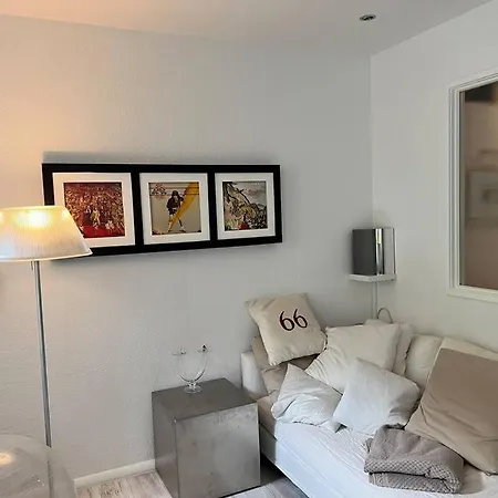 Tranquil Terrace Suite: Central Oasis with Parking Erfurt Exterior photo